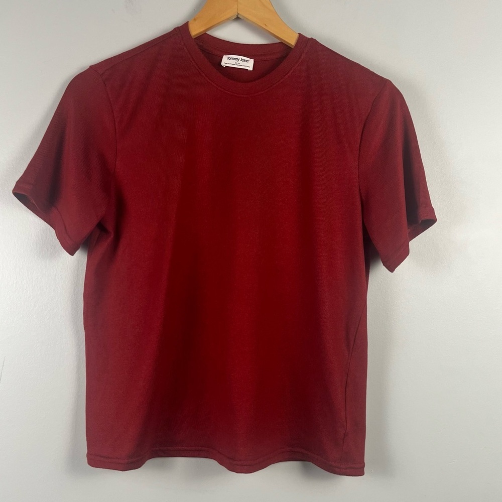 Tommy John red lightweight super soft t-shirt size extra small